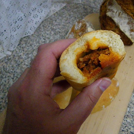 Prenhaos_a_medio_comer.jpg