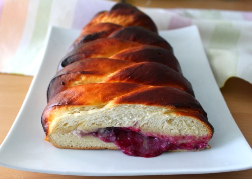 trenza de queso y arándanos.jpg
