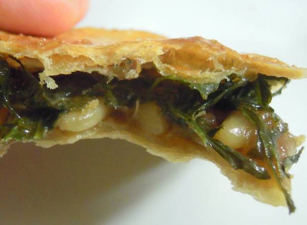 empanada rúcula, ceb.caramel. y rulo cabra.jpg