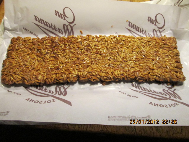 Coca de llardons ,Pastisseria Can Massana - Solsona 2012.JPG