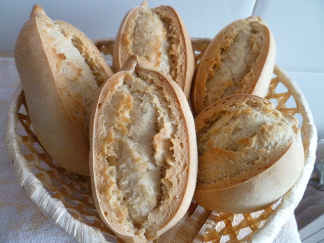 Bollitos sevillanos o pan sobao (al gusto)