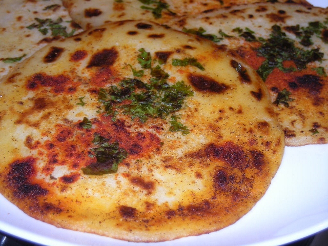 056 -  Uttappam (o pizza indú) amb semolina i iogurt.jpg