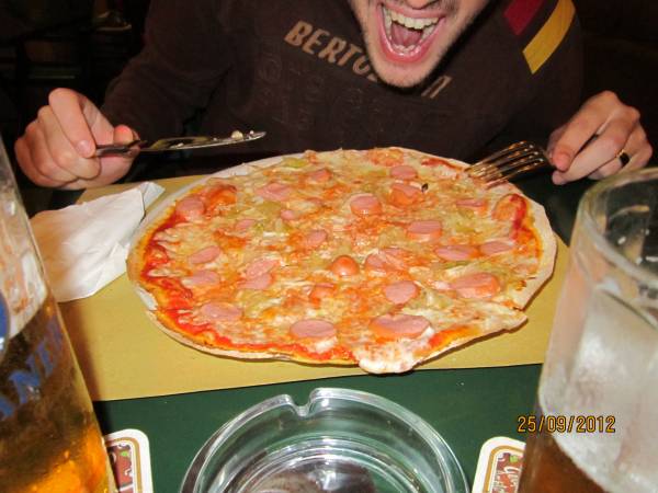 y qué le gusta la pizza.jpg