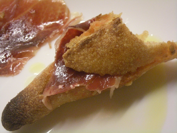 013 - crostó amb pernil (600x450).jpg