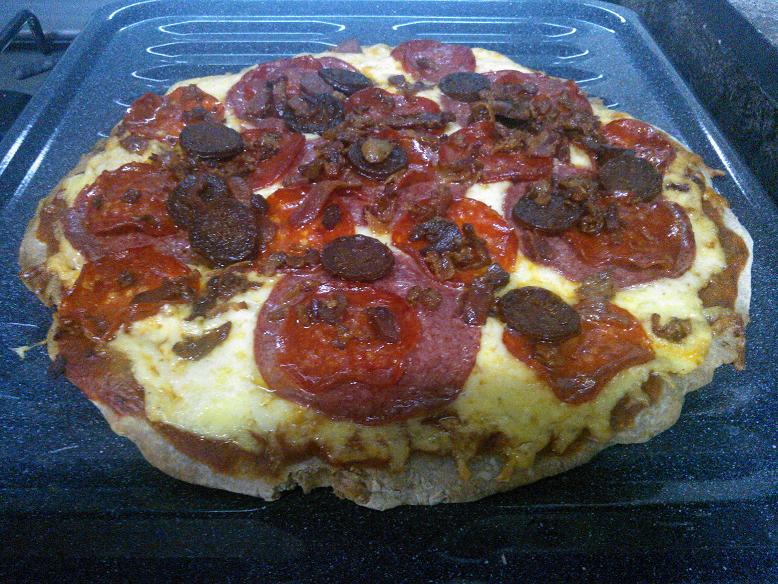 Salami, peperoni y longaniza