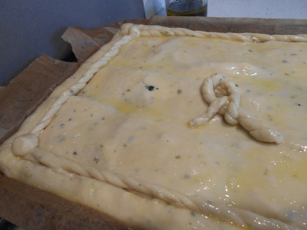 020 - empanada de verdures i formatge.  crua(600x450).jpg