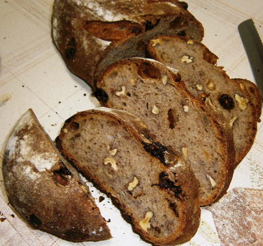 Miga Pan de centeno, pasas, higos y nueces.JPG