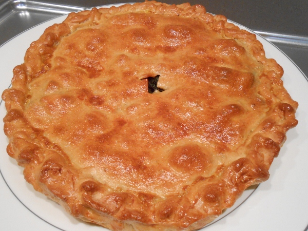 009 - empanada d´espelta, espinacs, panses, nous i gorgonzola. amb ous durs (600x450).jpg