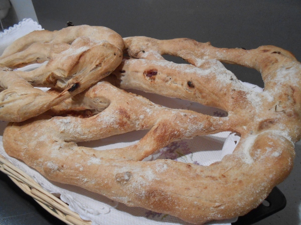 011 - fougasse MM.gorgonzola, nous, anses i nabius . (600x450).jpg