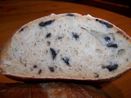 Aspecto miga del pan de aceitunas