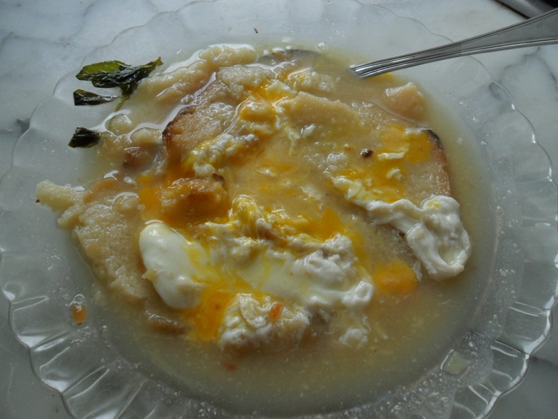 02-sopa-cocido-pan-yerbabuena-huevo.jpg