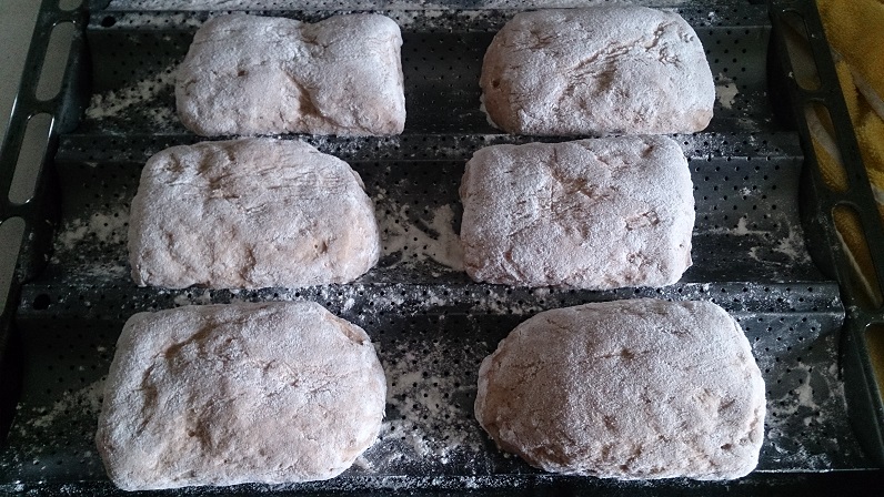 panecillos brot después de levado.jpg