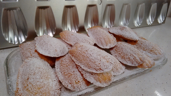 petites madeleines de Commercy.jpg