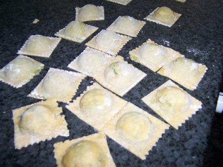 Raviolis esperando a ser cocidos