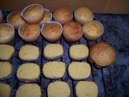 magdalenas y galletas.JPG
