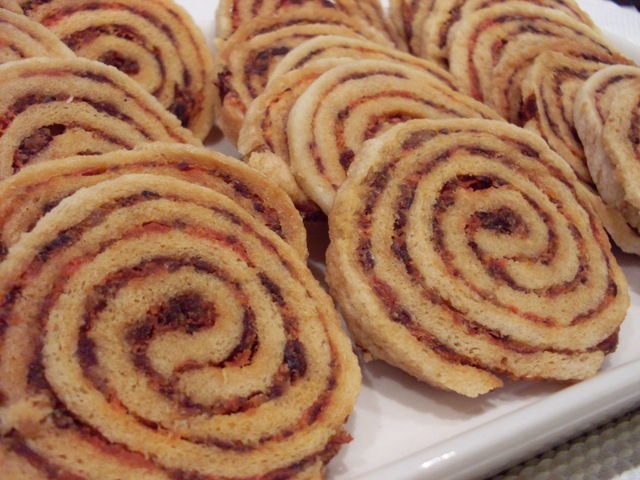 030 - Cargolines de pa amb tomàquets i pernil.JPG