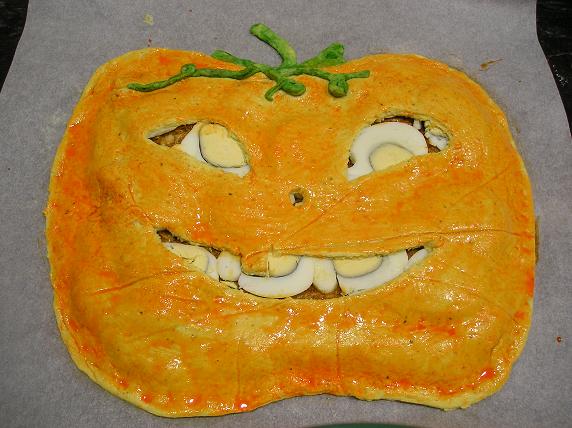 Empanada Halloween antes de cocer.JPG