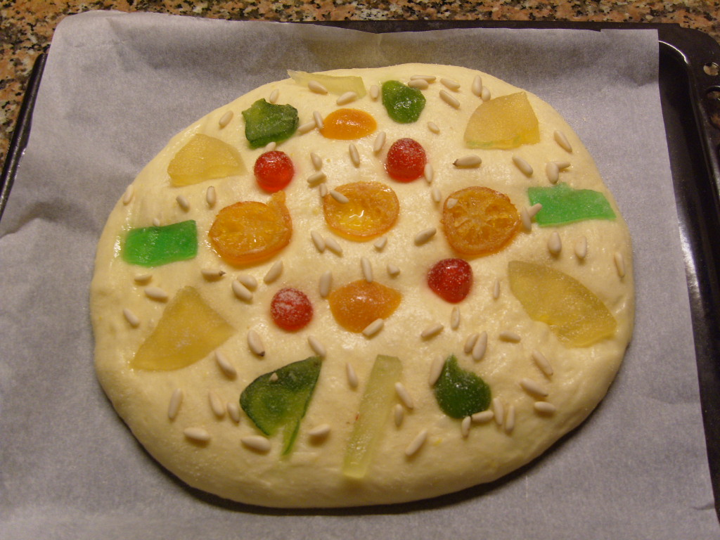 Coca de Sant Joan, antes de entrar al horno