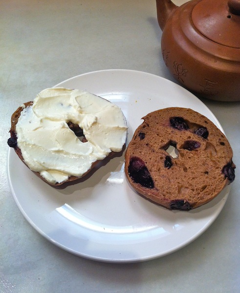 cinnamon&blueberry_bagel2.jpg
