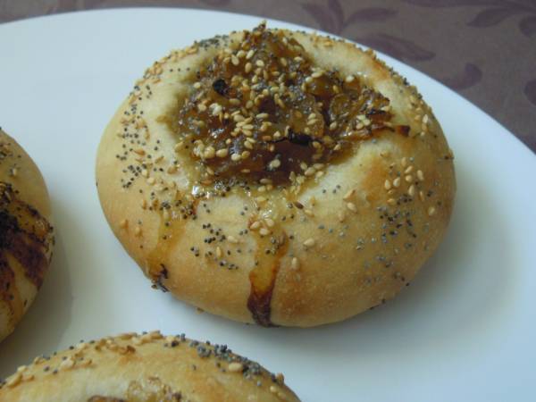 Los muy graciosos me han puesto la piedra del horno con ese caramelizado tan mono que le rebosa...
