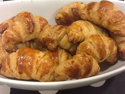 croissant (480 x 360).jpg